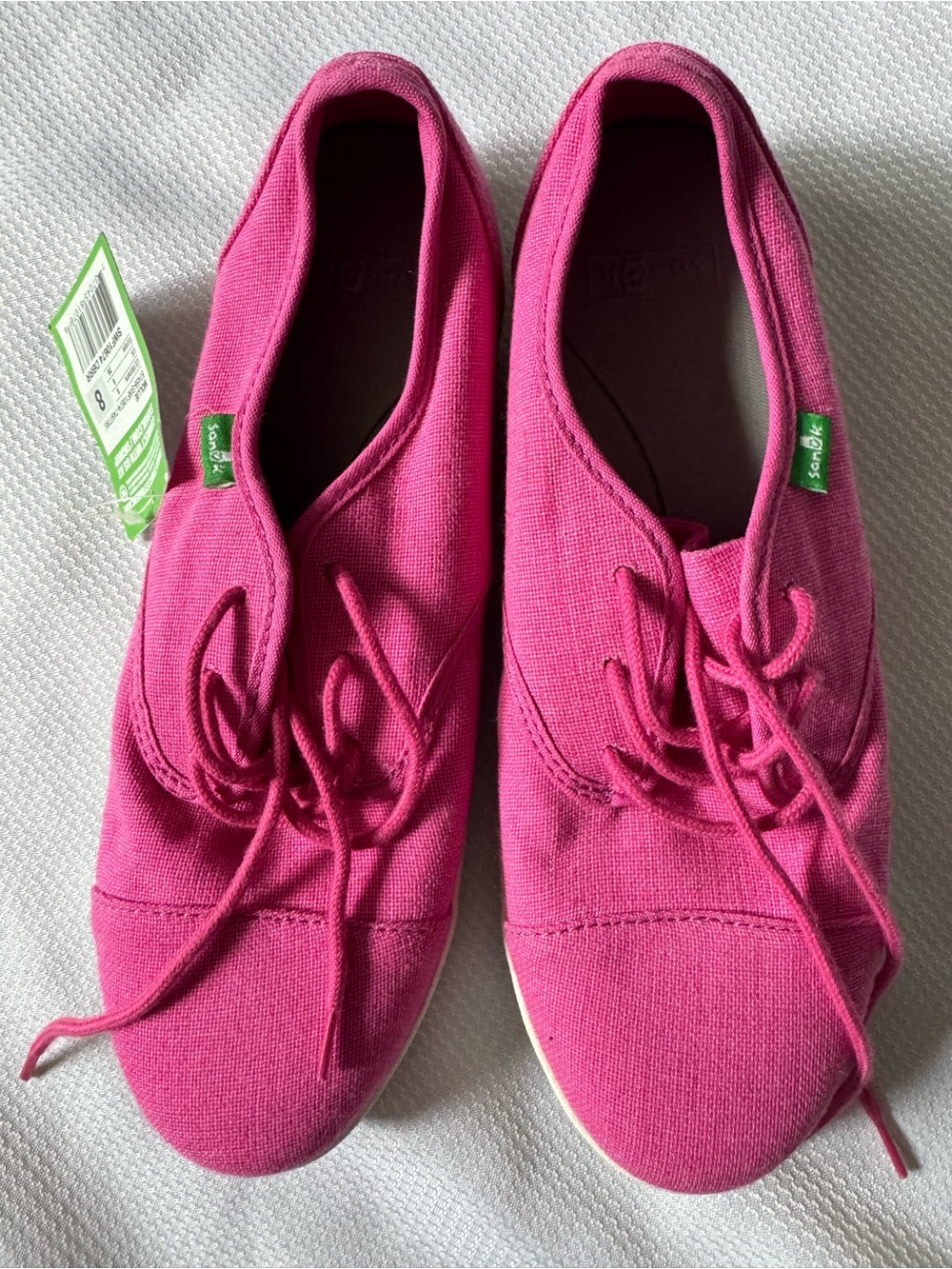 NWT Sanuk sneakers.